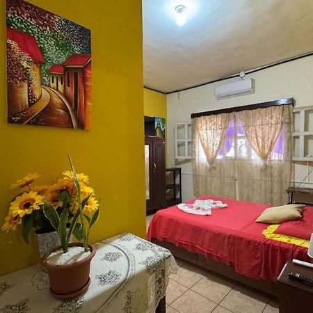Casa Maya Itza Flores Extérieur photo