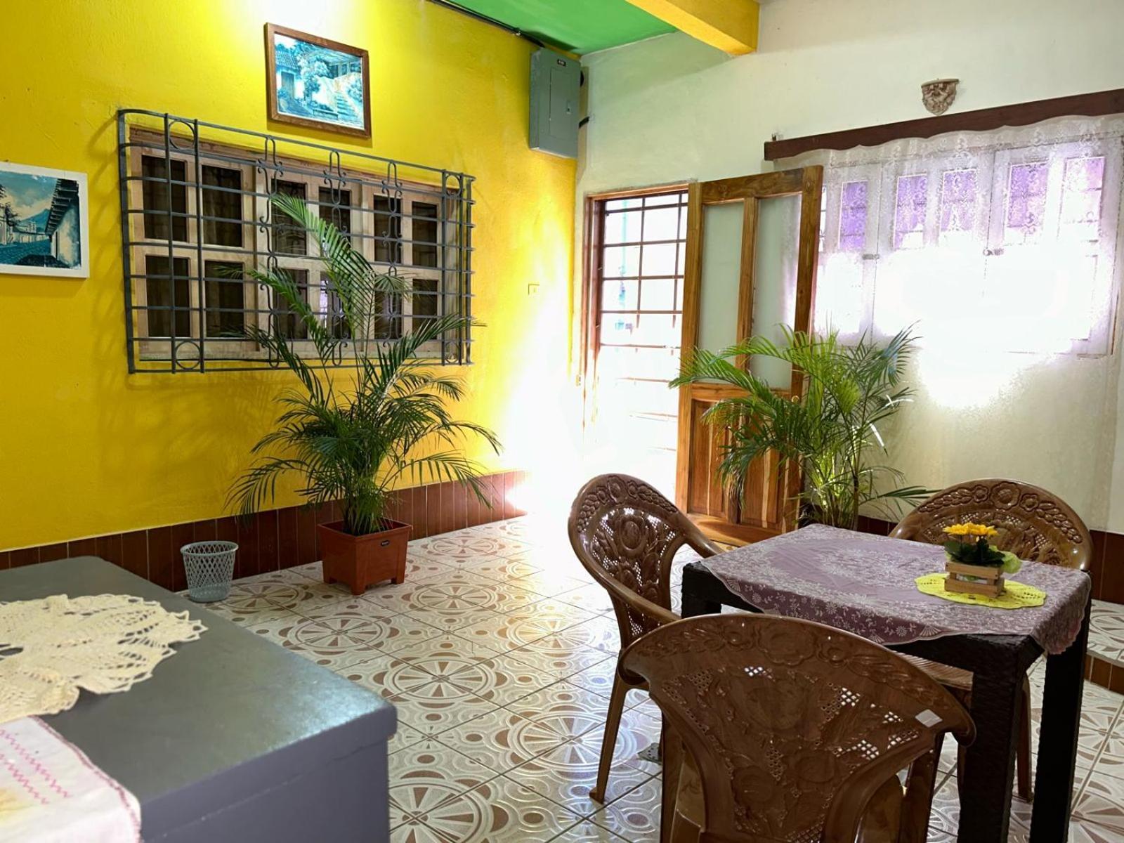 Casa Maya Itza Flores Extérieur photo