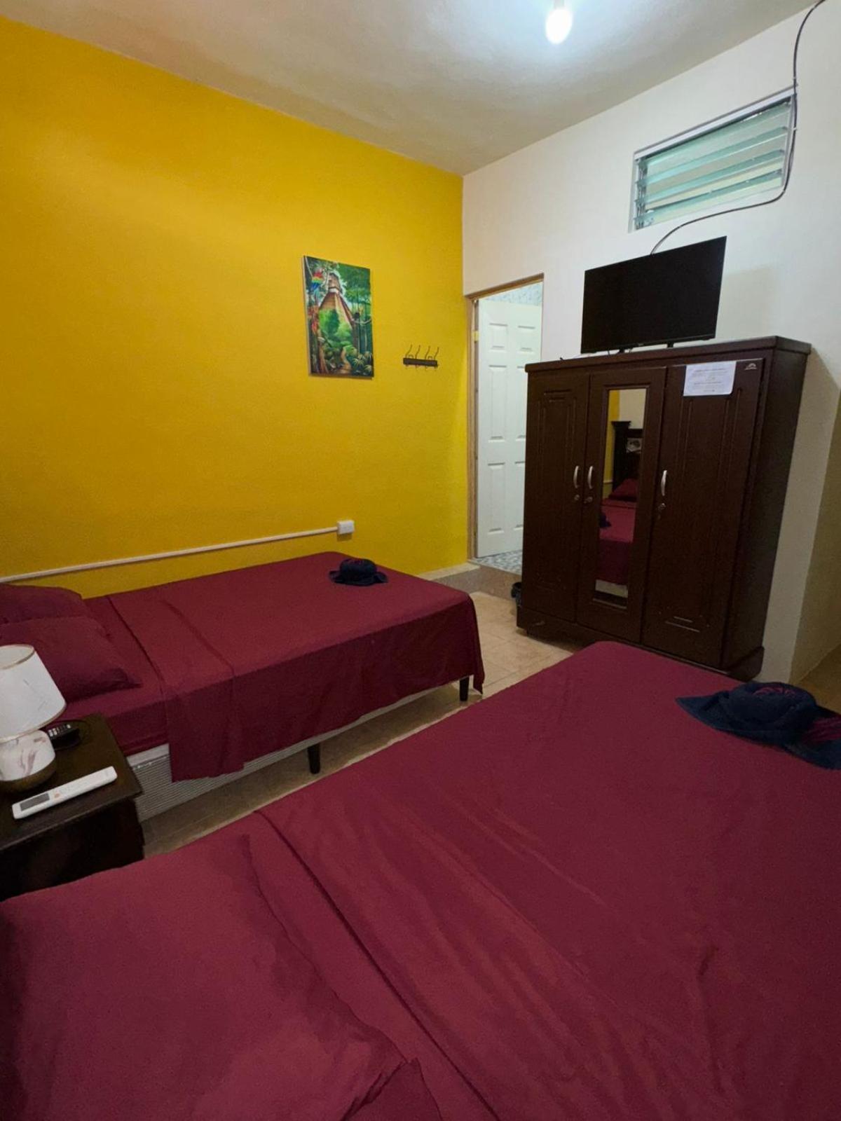 Casa Maya Itza Flores Extérieur photo