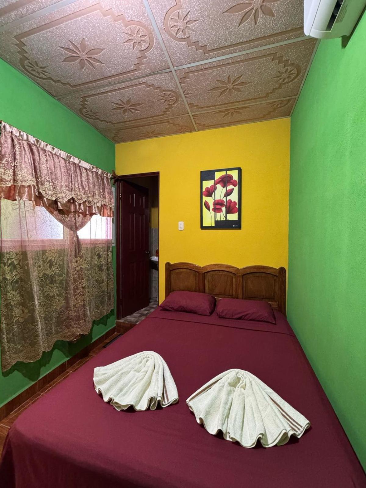 Casa Maya Itza Flores Extérieur photo