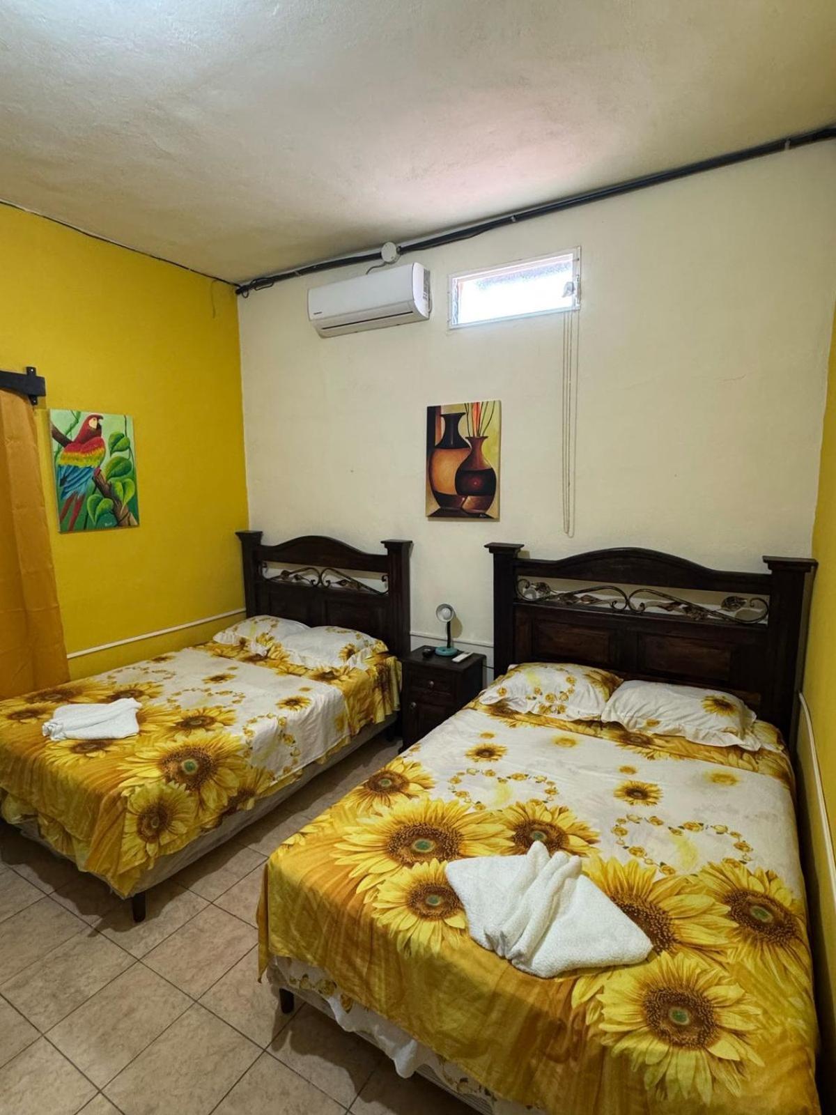 Casa Maya Itza Flores Extérieur photo