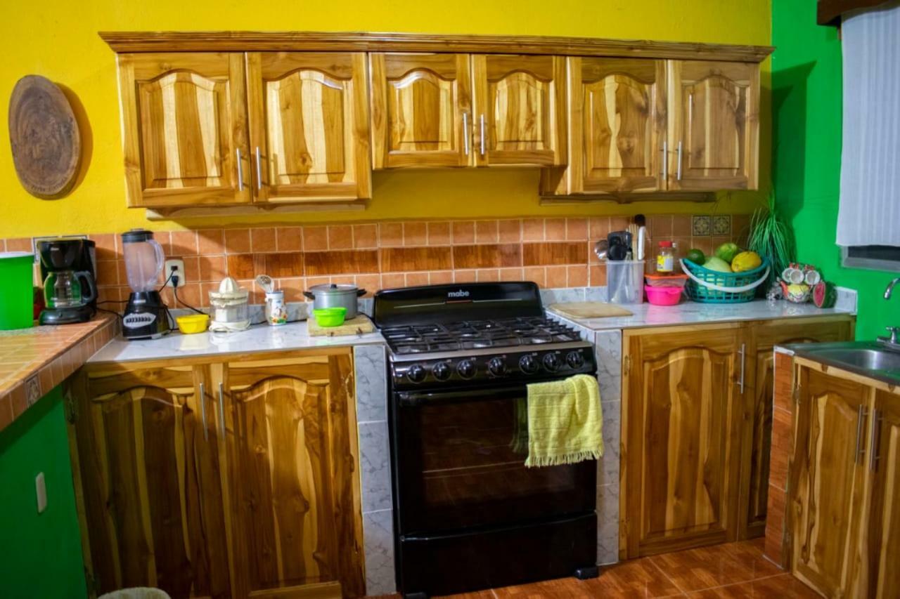 Casa Maya Itza Flores Extérieur photo