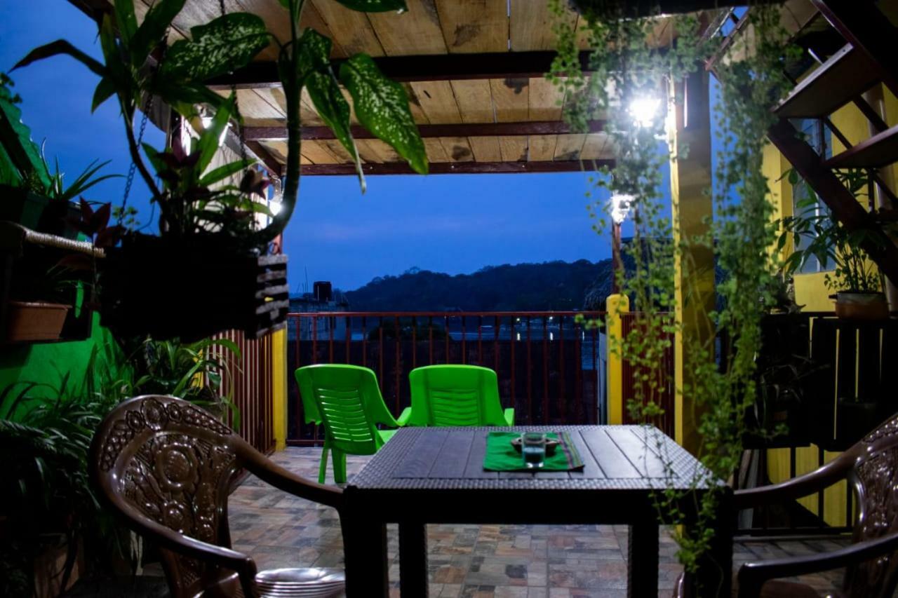 Casa Maya Itza Flores Extérieur photo